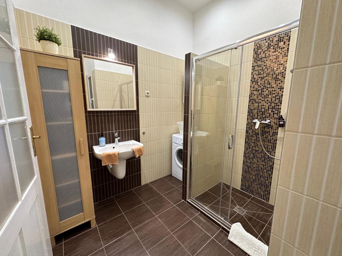 Orangehomes Peaceful Apartment Next To Central Market Hall Budapest Exteriör bild